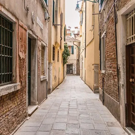 Gold And Red - The Venetian Style With Terrace Lejlighed Venedig