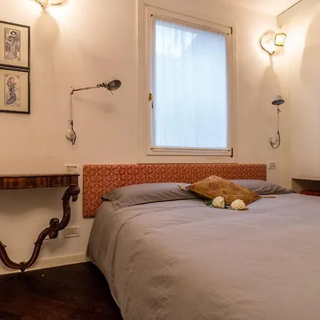 Apartmán Gold And Red - The Venetian Style With Terrace *